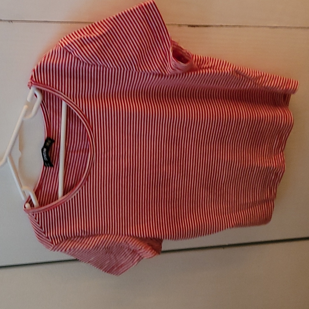 Xs red and white striped crop tee